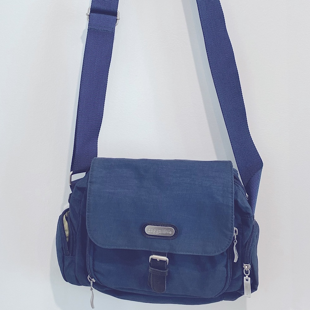 Baggallini blue crossbody adjustable bag